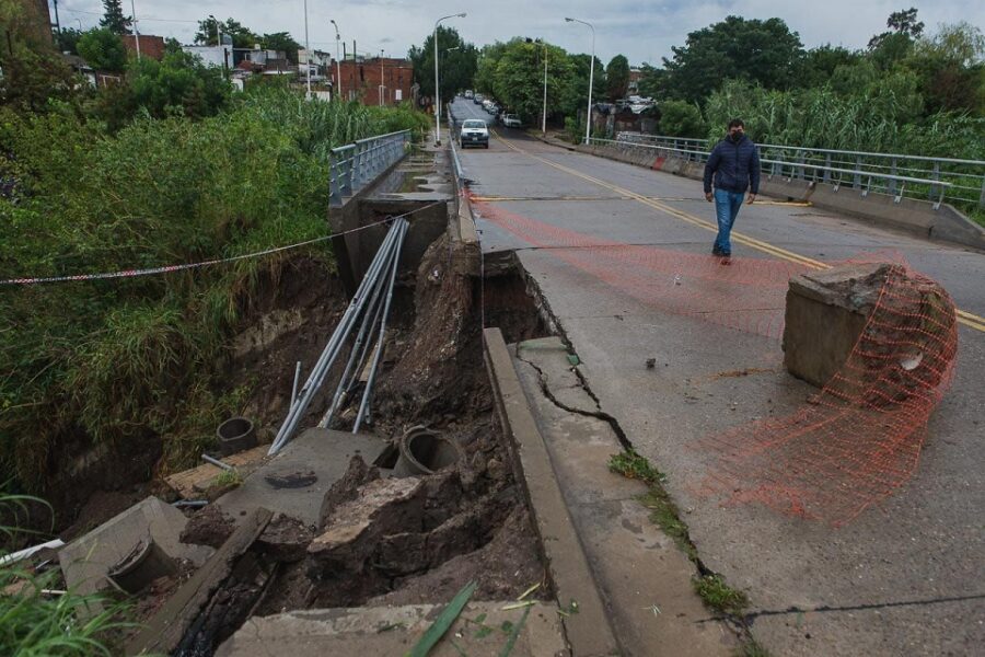 Firman contrato para la reconstrucción del puente de Moreno