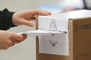 Promulgan la ley que posterga las PASO y las generales