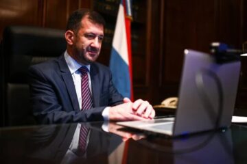 Tras proyecto de zonas frías, buscan reducir tarifas eléctricas en provincias cálidas del país (propuesta de Kueider)