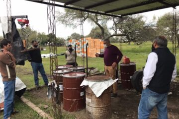 Asisten a apicultores para mejorar su producción