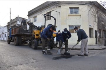 Bacheo y arreglos de calles en zona céntrica y en La Bianca