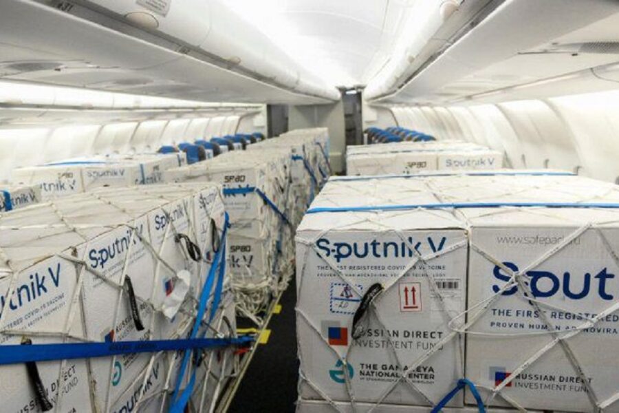 Vacunas: llegó a Moscú un nuevo vuelo y Argentina recibirá más de un millón de dosis (cuántas son para Entre Ríos)