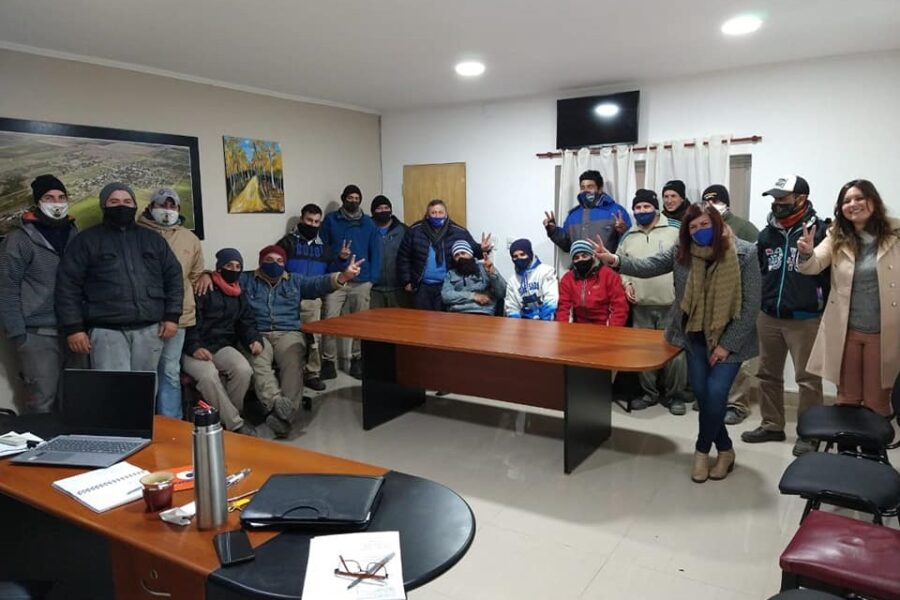 Recategorizan a todos los empleados municipales