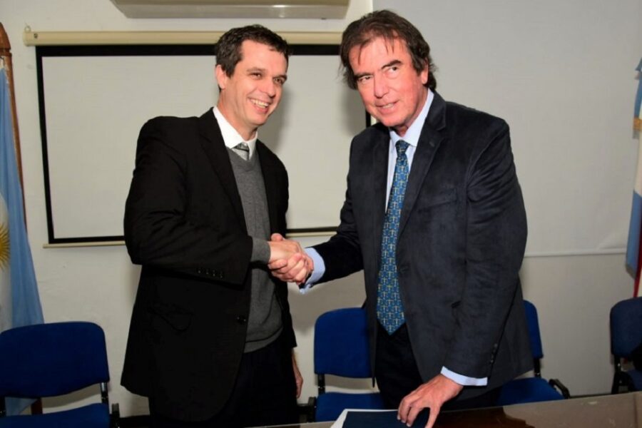 Castrillón se suma si Cresto va para gobernador