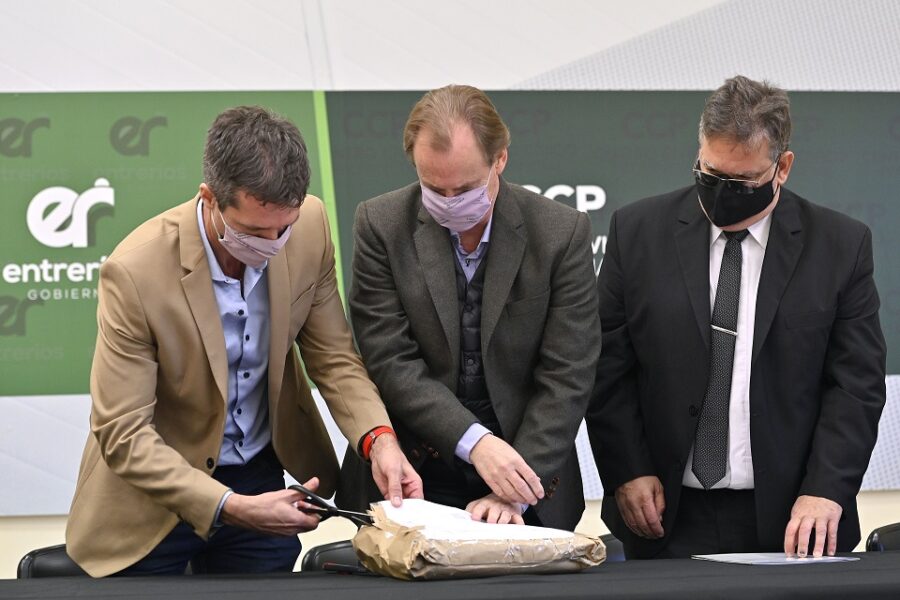 Bordet abrió los sobres de la licitación de dos importantes obras para Concordia