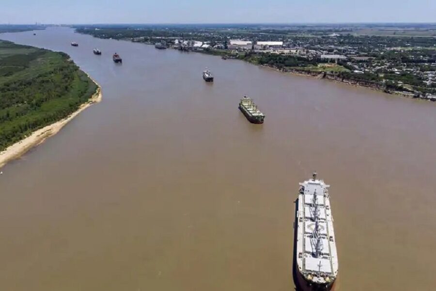 Hidrovía: trabajadores del dragado anunciaron un paro por falta de definición del Gobierno