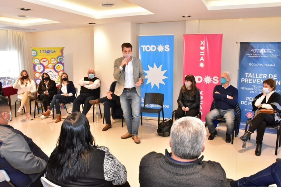 Cresto elige destacar la gestión sin nombrar a Macri