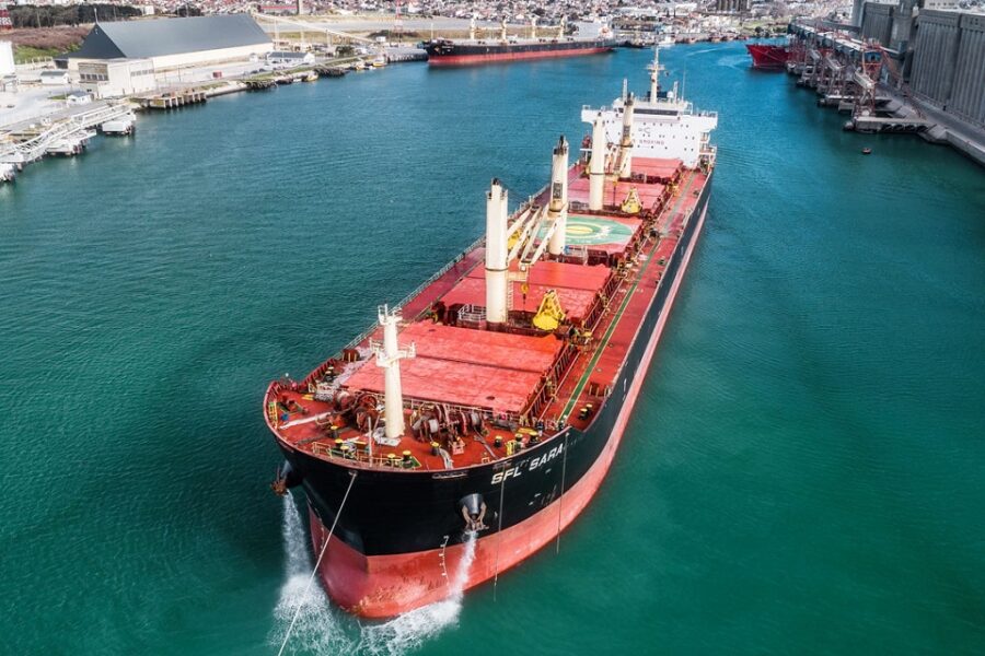 Hay beneficiados por la bajante del Paraná (mención a terminales portuarias sobre el Paraná)