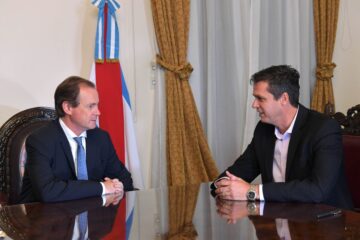 Cresto se alineó con Bordet para pegarle a Macri