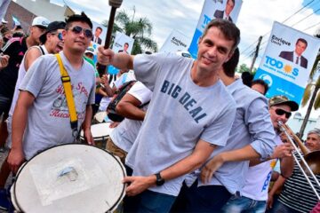 Cresto sumó apoyo en los barrios de Paraná