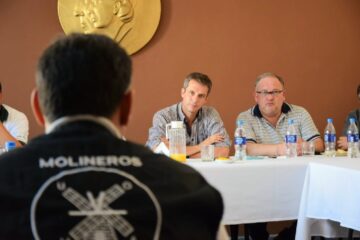 Cresto recordó el origen del peronismo ante gremios de la CGT