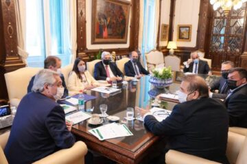 El Presidente recibió a los del frigorífico quemado