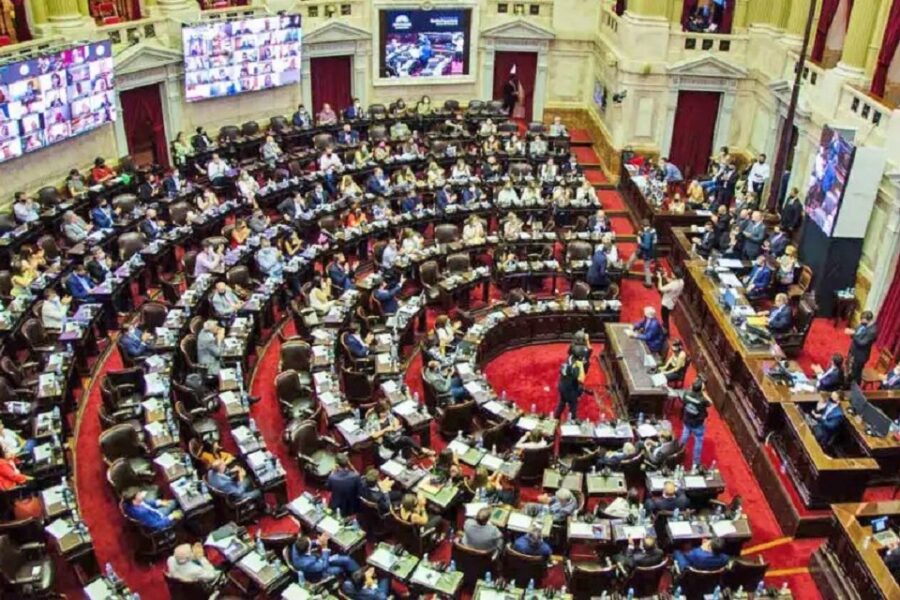 Diputados: entre risas, chicanas y abucheos juraron los 127 legisladores electos (mención a entrerrianos)