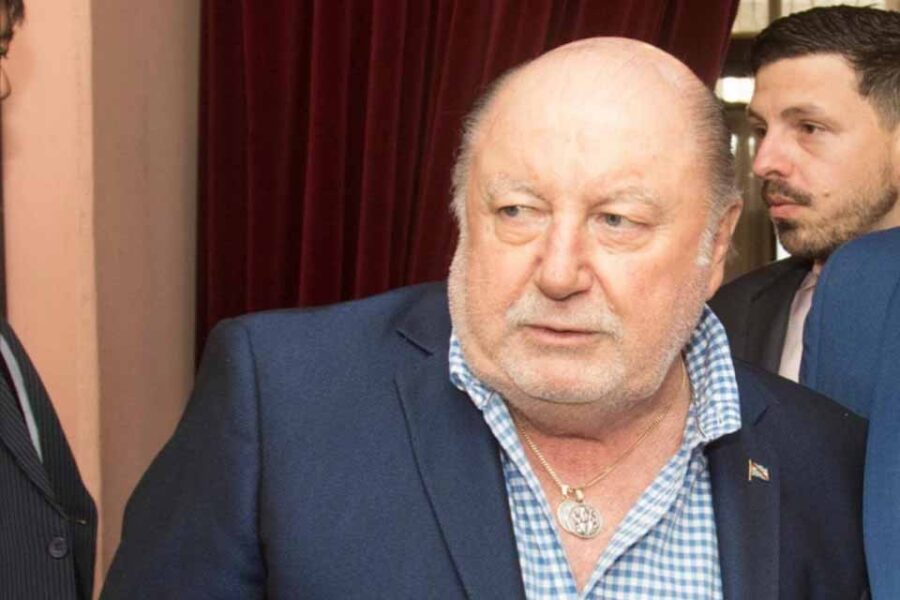 Busti pasó la etapa crítica pero sigue delicado