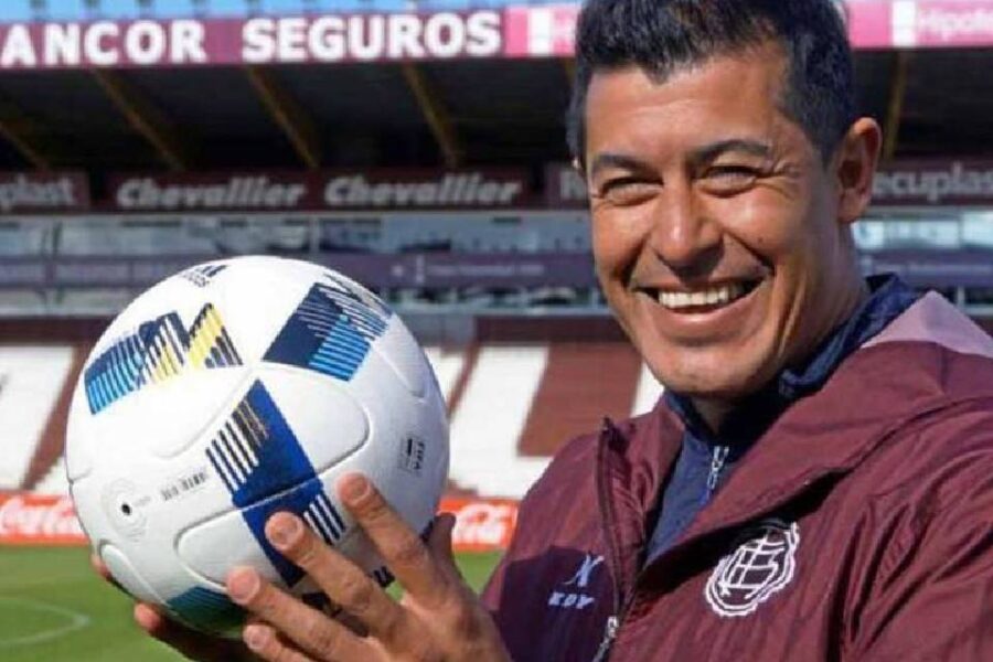 Jorge Almirón es el candidato pero no descartan a Heinze