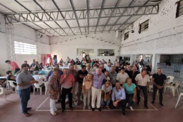 Rogel ratifica que jugará el 2023