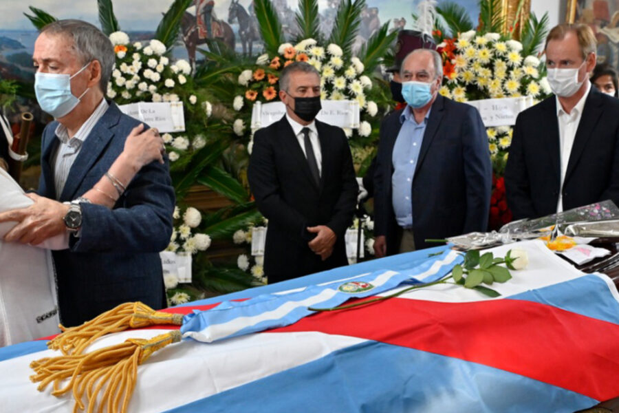 Urribarri en el velorio de Busti