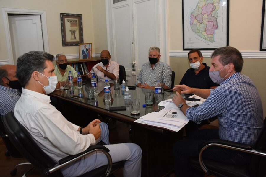 El gobierno provincial y la Mesa de Enlace analizaron medidas para paliar los efectos de la sequía