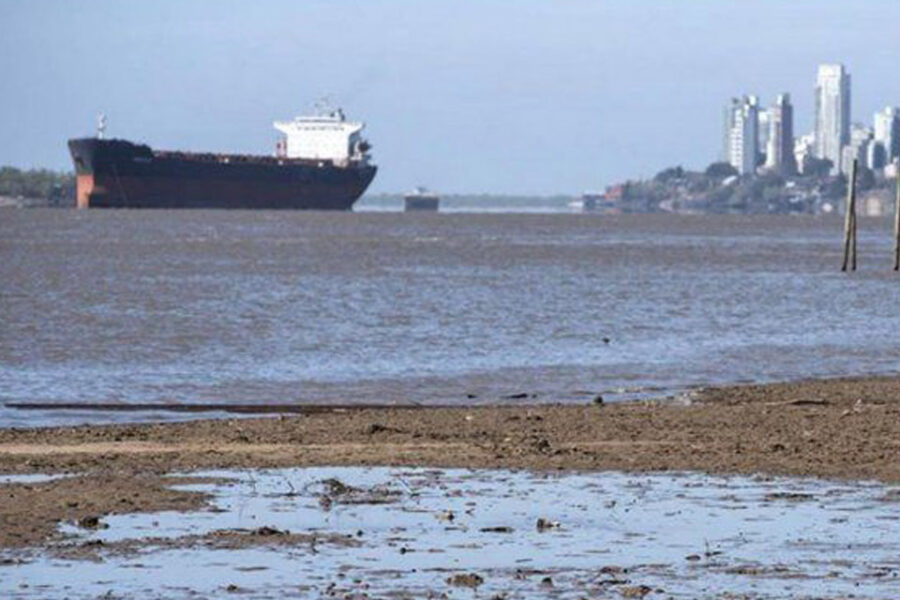 Bajante del rio Paraná: la carga de los buques se derrumbó a su peor nivel histórico