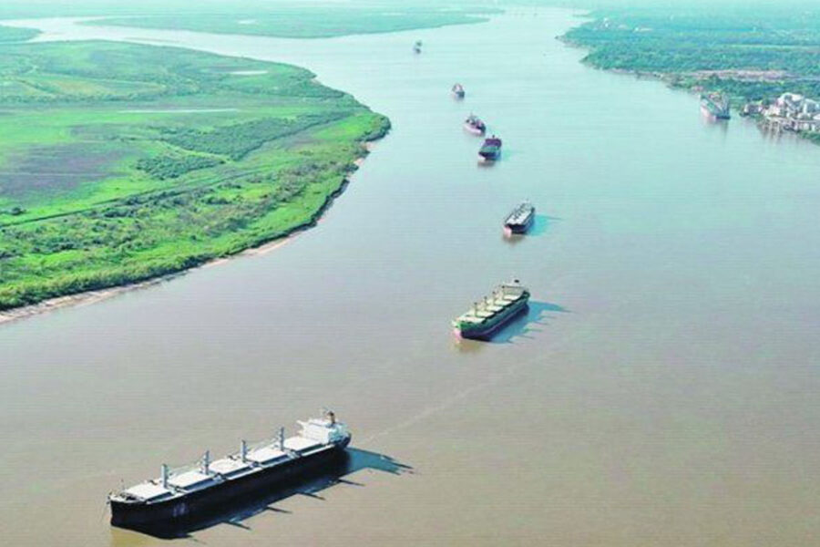 La demora en el llamado a licitación de la Hidrovía le genera un costo al Estado de u$s10.000 millones anuales (Mención al Río Paraná)