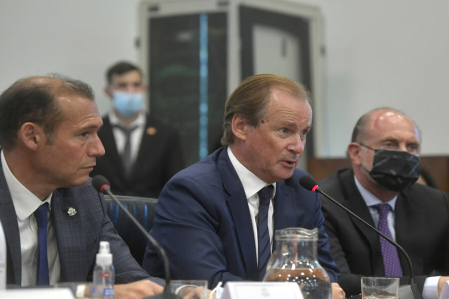 Bordet del lado de Alberto