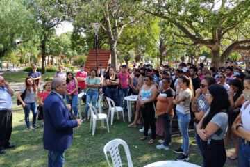 Más de 160 jóvenes se benefician con la beca estudiantil