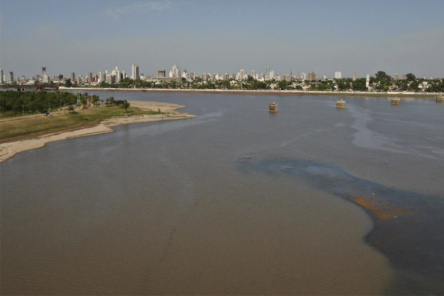 Leve crecimiento del río Paraná