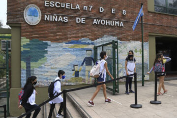 (Mención a Entre Ríos) Una hora más de clases por día o ir a la escuela los sábados, la propuesta que enfurece a padres y docentes