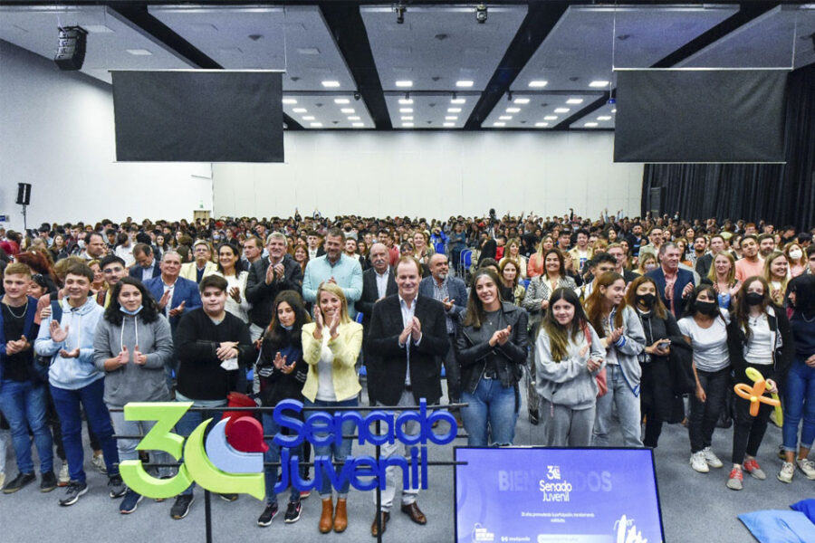 Bordet y Stratta presentaron la edición 2022 del Senado Juvenil
