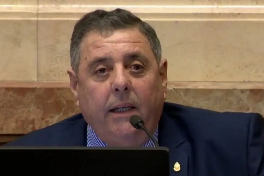 De Angeli también pide destituir a Alonso