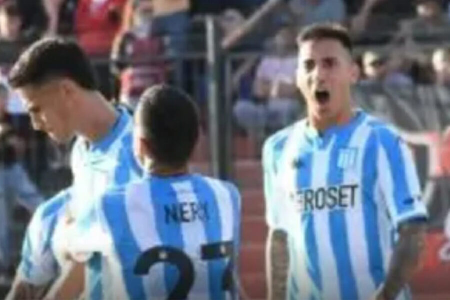 Racing ganó en Paraná, hizo historia y acaricia los cuartos