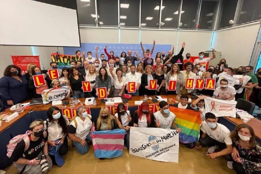 (Mención a diputada entrerriana) Diputados: obtuvo dictamen el proyecto de respuesta integral al VIH y otras enfermedades