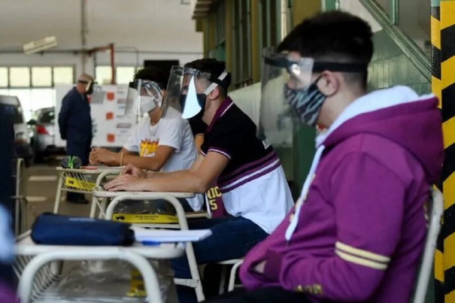 Entre Ríos: los alumnos secundarios no podrán ser calificados con menos de 4