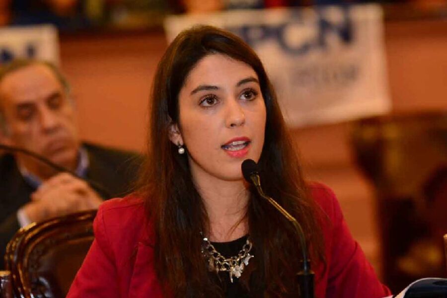 Quiso defender a Goyeneche y quedó en offside