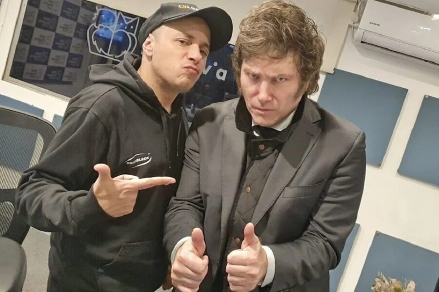 (Cantante entrerriano) Javier Milei va al Conurbano con el “Dipy”: pone micros, pero cobrará $ 500 por el viaje a Gerli