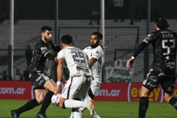 (Mención a Patronato) Sarmiento se hizo fuerte en Junín y sumó tres puntos vitales