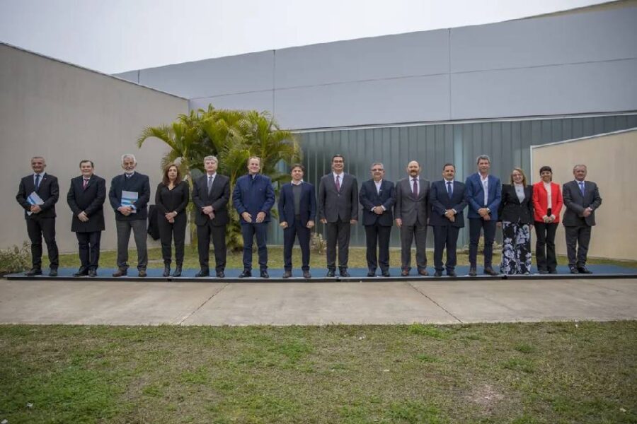 (Mención a Bordet) Gobernadores oficialistas piden transformar los planes sociales en “trabajo digno”