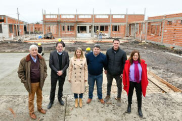 Stratta también recorre la provincia con obras