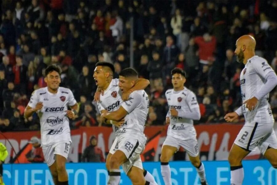 Patronato y Arsenal en duelo clave por la permanencia