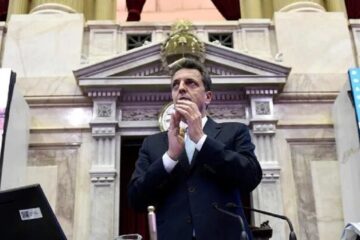 (Mención a funcionario entrerriano) Asume Sergio Massa y anuncia cuáles serán las primeras medidas de su gestión