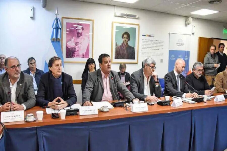 (Mención a dirigentes entrerrianos) El FdT apuesta a destrabar la ley para el campo si la oposición modera sus condiciones