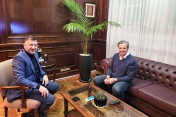 Kueider también se muestra con Bahl