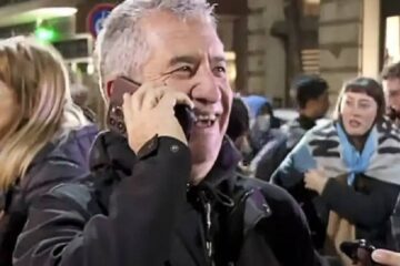 Sonriente y lejos del escenario, Sergio Urribarri fue a apoyar la cruzada “anticondena” de Cristina