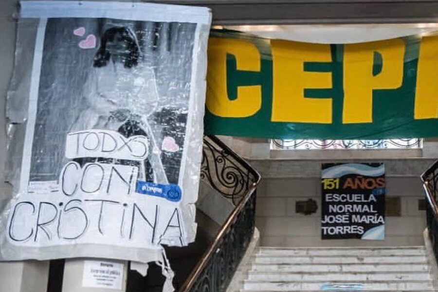 Polémica por el respaldo a CFK en la Escuela Normal