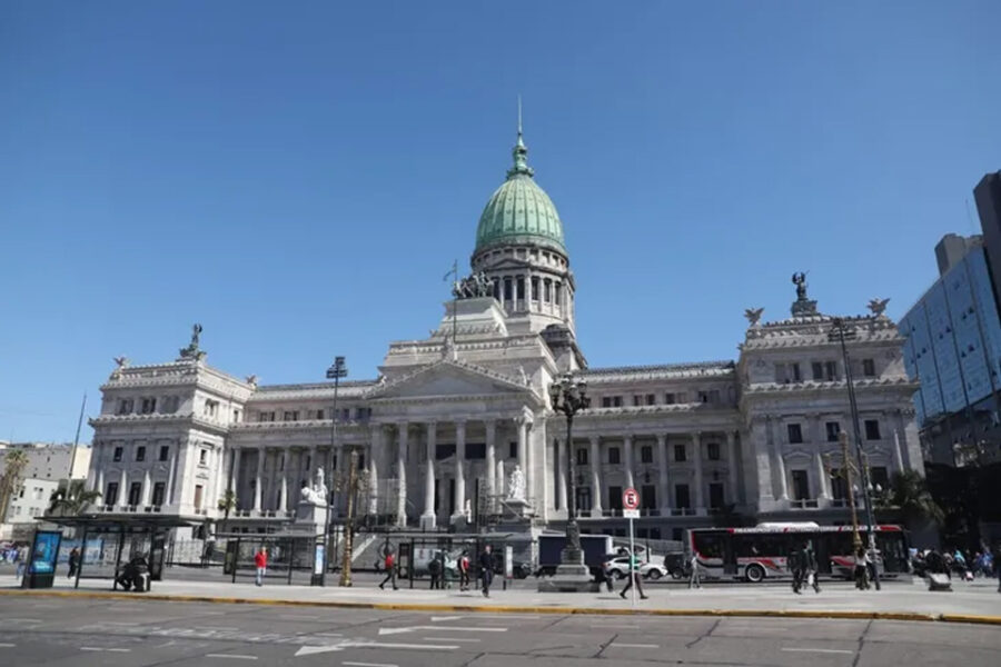 (Mención a Bahillo) Se reanuda el debate del Presupuesto 2023 con exposiciones de ministros