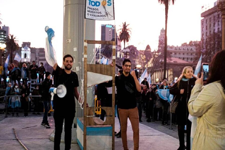 (Mención a Paraná) Detuvieron a miembros de Revolución Federal, entre ellos a su líder Jonathan Morel