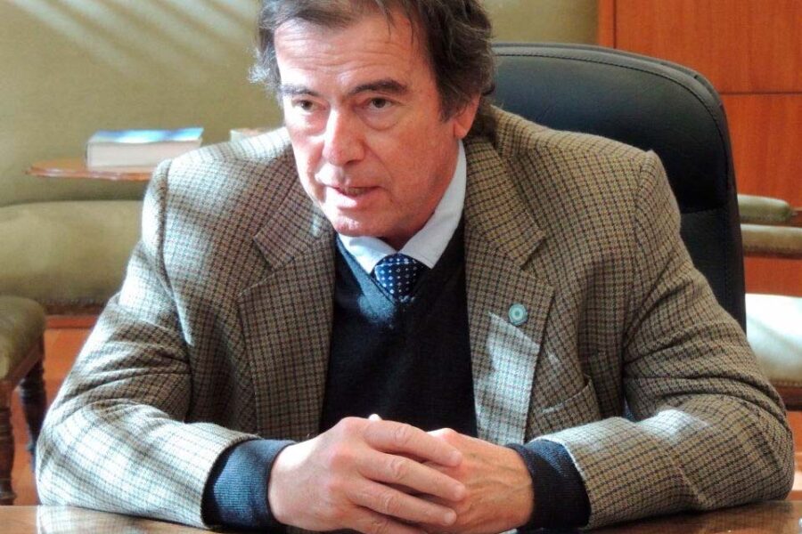 Para Castrillón la fórmula debería ser Cresto-Stratta