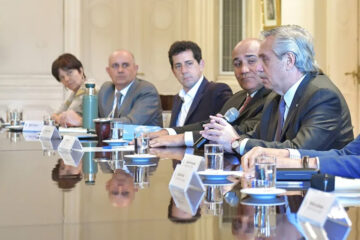 (Con funcionario entrerriano) El Gabinete se reunió con la presencia de Alberto, quien adelantó la agenda que llevará a París y a Indonesia