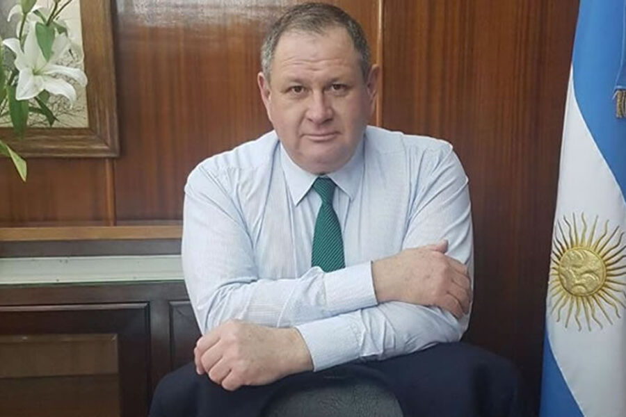 Rogel dice que no usará el dedo