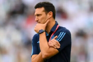 (Mención a futbolista entrerriano) Lionel Scaloni metería mano en el equipo luego de la dura derrota en el debut de Qatar 2022